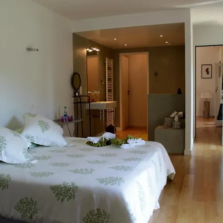 Bed and Breakfast Domaine Le Broual